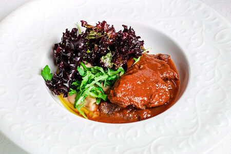 Говяжьи щеки с пюре из каштанов