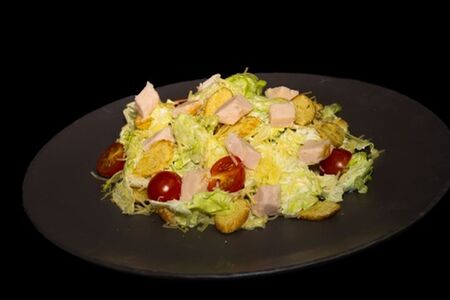 Салат Цезарь с копченой курочкой