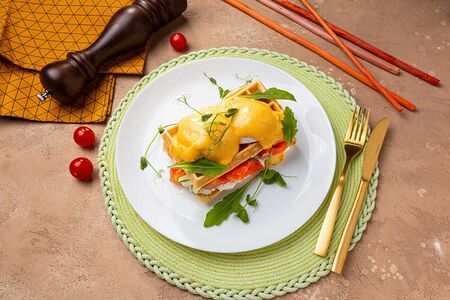 Вафли Бенедикт с Лососем