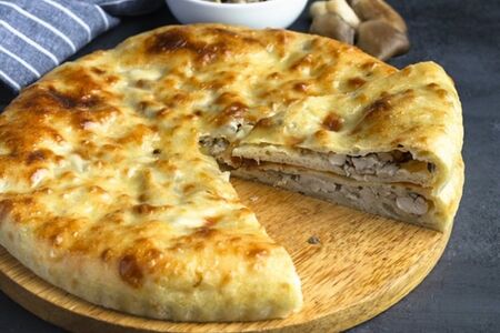 Осетинский пирог с курицей и грибами