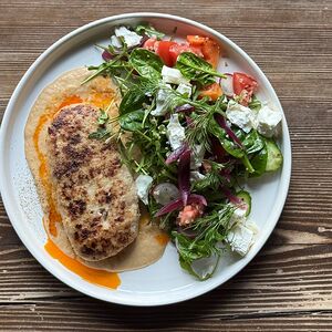 Котлета из кролика с луковым соусом 