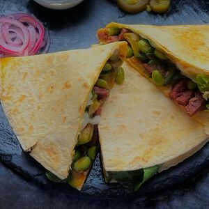 Кесадилья с пастрами 