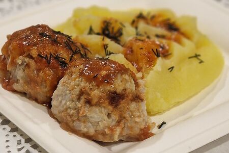 Тефтели с картофельным пюре