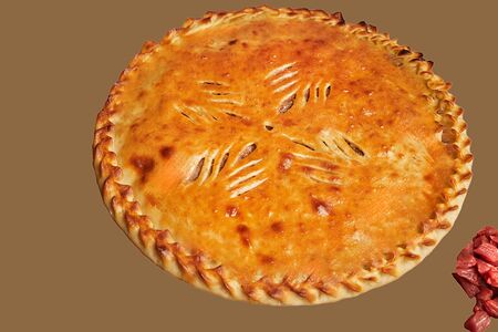 Осетинский пирог с мясом и помидорами 