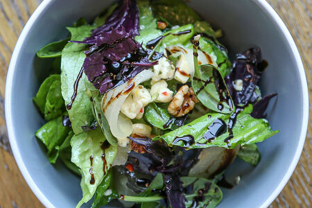 Салат груша-горгонзола