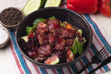 Теплый салат с куриной печенью 