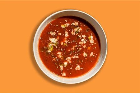 Томатный суп с фетой и базиликом