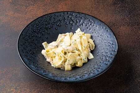 Феттуччине с цыпленком и грибами