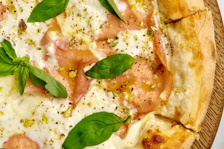 Пицца Мортаделла со страчателлой