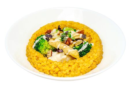 Красная чечевица с курицей и овощами