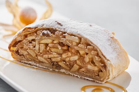 Штрудель яблочный 