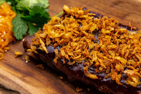 Острые свиные ребра и халапеньо