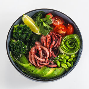 Поке с щупальцами кальмара