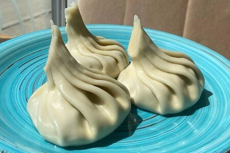 Хинкали с лососем Том ям