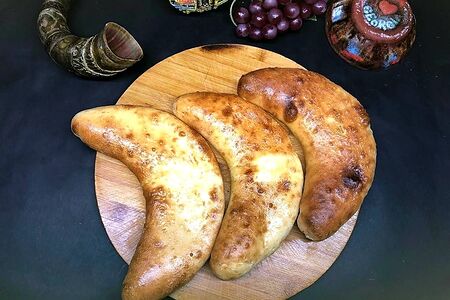 Гвезели Трио