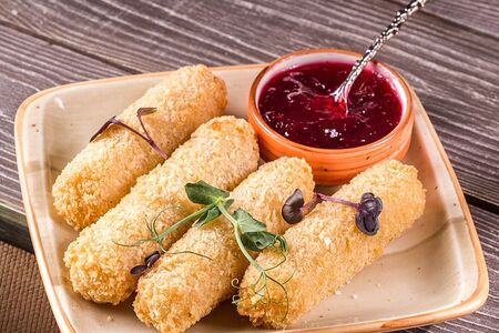 Жареный сыр в хрустящей панировке