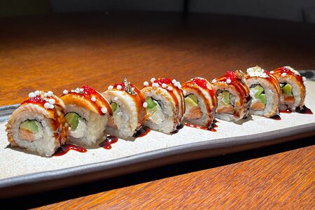 Роллы с угрем и лососем