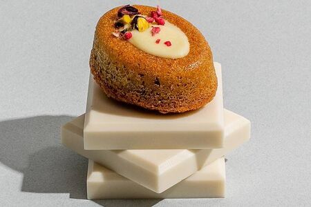 Овальчик с белым шоколадом из кондитерской Flan