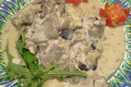 Сердце с грибами в сметанном соусе