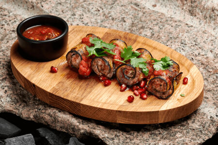 Шашлык из фаршированных баклажанов