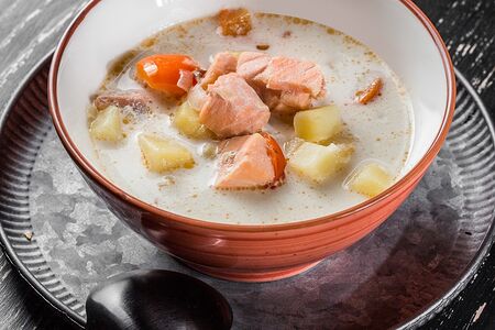 Уха по-фински с лососем