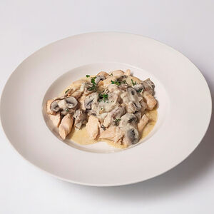 Курица с грибами в сливочном соусе