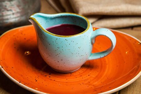 Ткемали красный