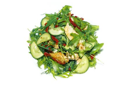 Салат с куриной грудкой и рукколой