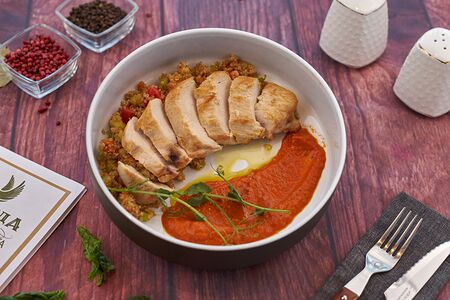 Филе из индейки с киноа и кабачковой икрой