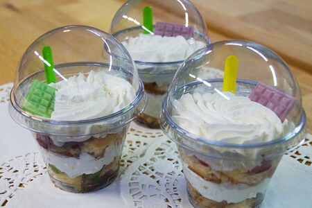 Трайфл Киви-клубника