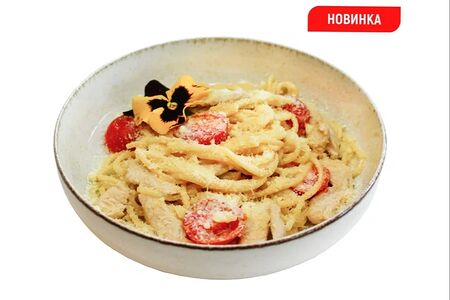 Паста с курицей и томатами