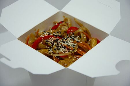 Удон с Курицей в соусе терияки