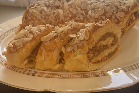 Рулет с вареной сгущенкой