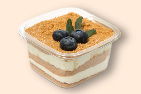 Пирожное в стаканчике классический Медовик