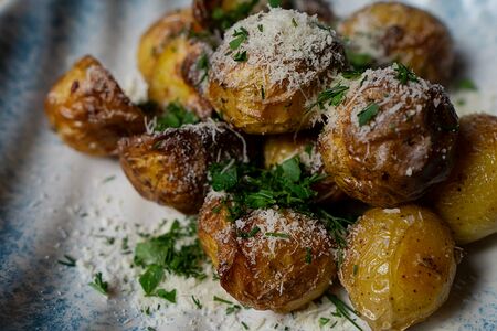 Картофель "Деревенский" со снегом из пармезана