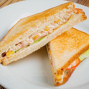 Сэндвич с тунцом