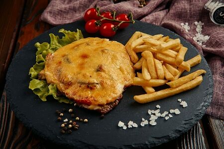 Мясо по-французски