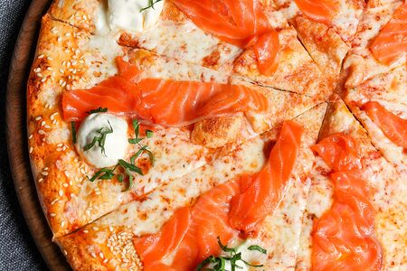 С лососем и сыром креметте 