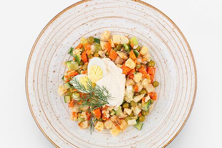 Оливье с домашним цыпленком