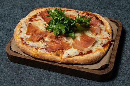 Пинца с хамоном