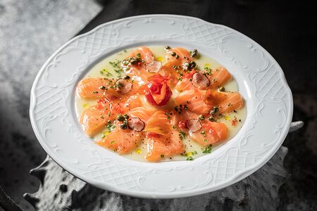 Карпаччо из лосося с трюфелем