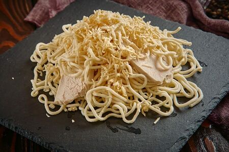 Спагетти с курицей