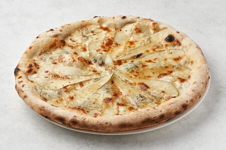 Пицца груша и горгонзола 