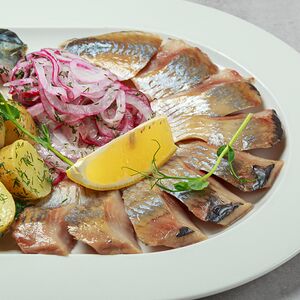 Сельдь с отварным картофелем
