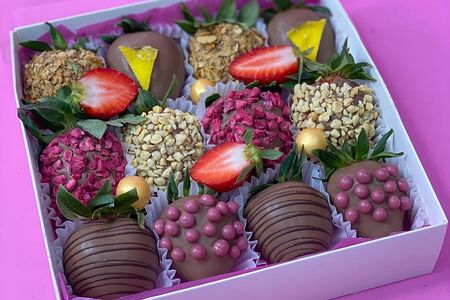 Клубника в молочном шоколаде Ягодный парадайз