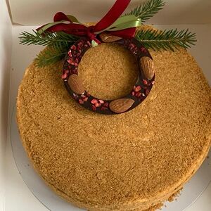 Торт Медовик с шоколадным кольцом