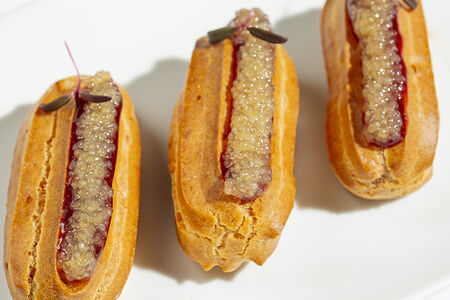 Эклер с паштетом из краба