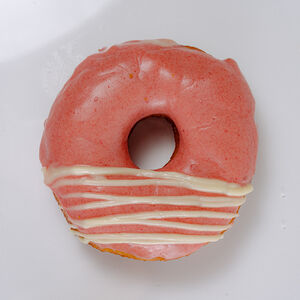 Клубничный пончик