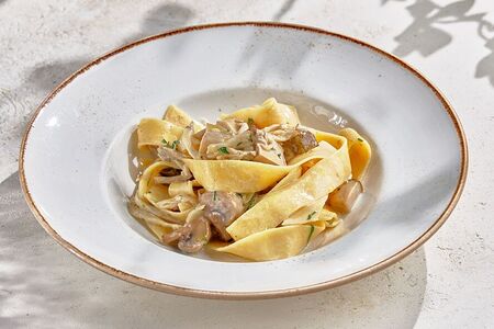 Папарделле с королевскими шампиньонами 