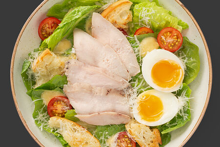 Цезарь с куриной грудкой су-вид